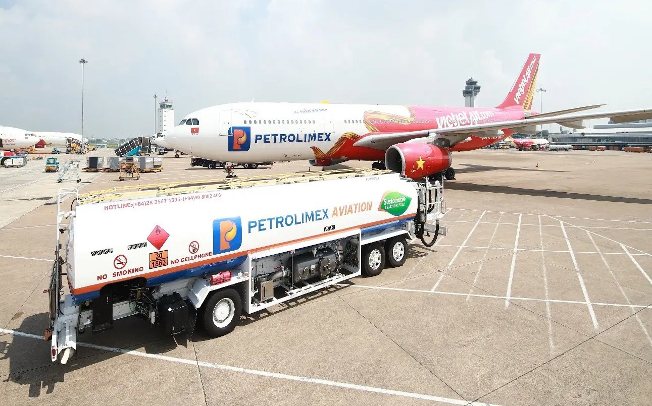Tập đoàn Xăng d&acirc;̀u Việt Nam (Petrolimex) hiện c&oacute; hoạt động đầu tư sang&nbsp;Singapore. Ảnh: PLX