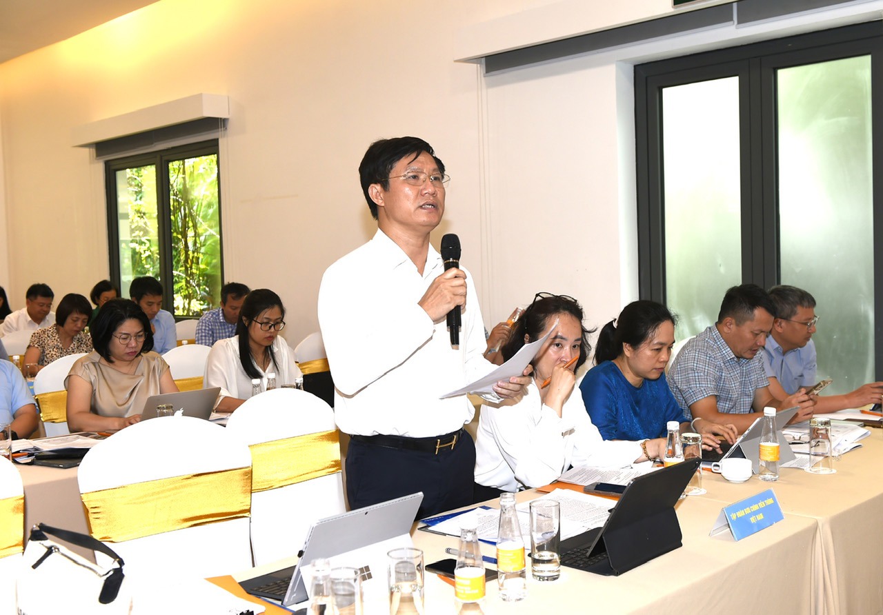 Đại diện VNPT ph&aacute;t biểu đ&oacute;ng g&oacute;p &yacute; kiến.