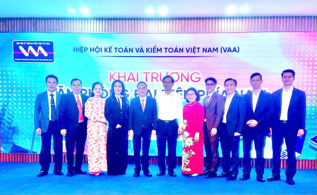 Chủ tịch Nguyễn Phú Hà tham dự Lễ khai trương văn phòng đại diện phía Nam của VAA tại TP.Hồ Chí Minh.