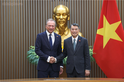 PM calls on Luxembourg to boost long-term investment and support international financial center
