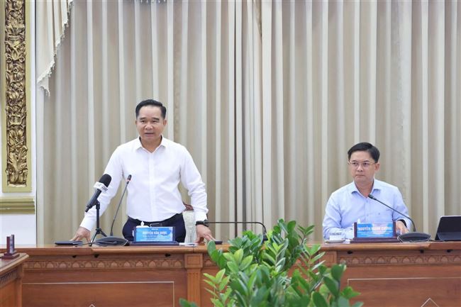 Để tăng trưởng 2 con số, TP. Hồ Chí Minh cam kết giải ngân đầu tư công đạt 100%