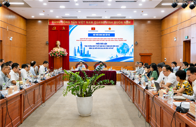Việt Nam cần vượt qua những điểm nghẽn của mô hình phát triển cũ