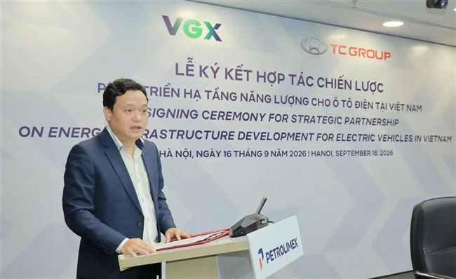 Petrolimex tăng cường kết nối, mở rộng hợp tác phát triển hạ tầng năng lượng xanh