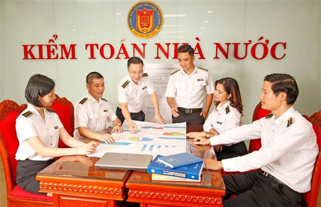Khuyến khích học tập, nâng cao trình độ đối với cán bộ, đảng viên, công chức, viên chức