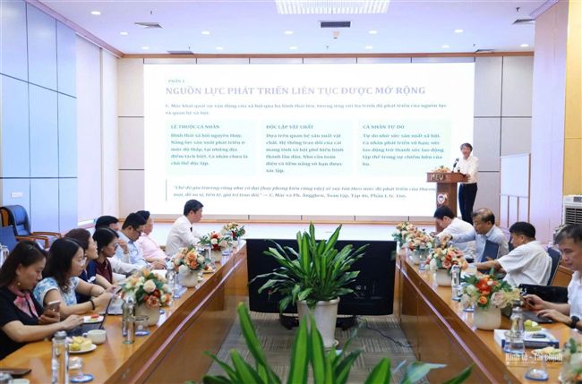 Khơi thông nguồn lực để nâng cao năng suất và hiệu quả tăng trưởng