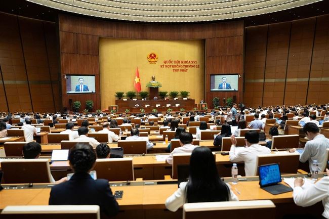 Sửa đồng bộ ba luật trong lĩnh vực ngân hàng: siết rửa tiền, giảm lệ thuộc tín dụng