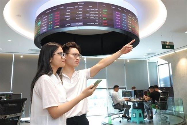 Dòng tiền đang tìm đến nhóm cổ phiếu nào sau họ Vin?
