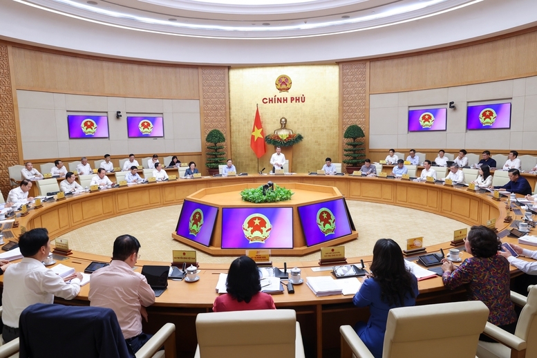 Nhiều chính sách lớn được Chính phủ ban hành, tác động trực tiếp đến người dân và doanh nghiệp