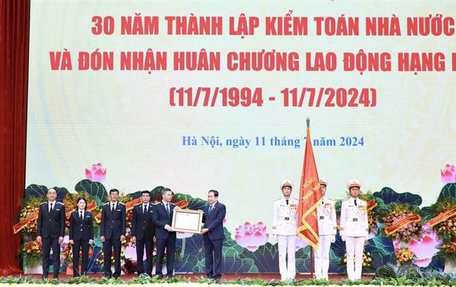 Kiểm toán Nhà nước long trọng tổ chức kỷ niệm 30 năm thành lập và đón nhận huân chương lao động hạng nhất.